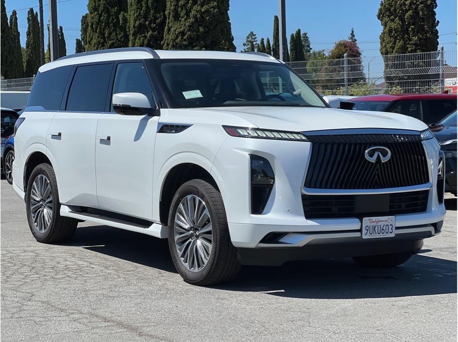 2025 INFINITI QX80 SENSORY Sport Utility 4D