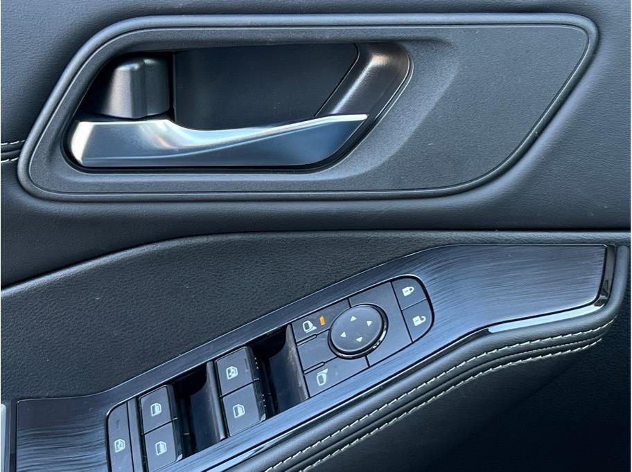 2026 Nissan Rogue SV (2026.5) Sport Utility 4D