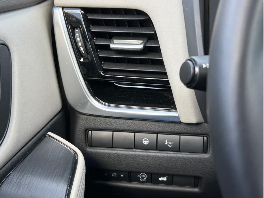 2025 Nissan Rogue SL Sport Utility 4D