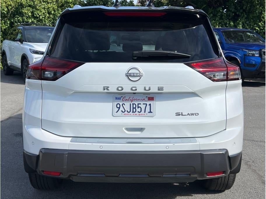 2025 Nissan Rogue SL Sport Utility 4D
