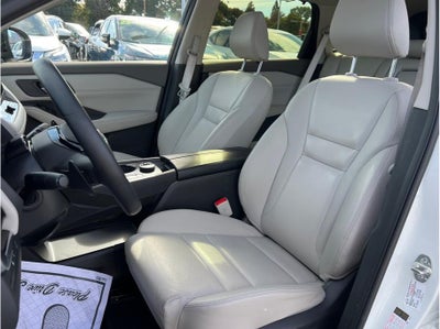 2025 Nissan Rogue SL Sport Utility 4D