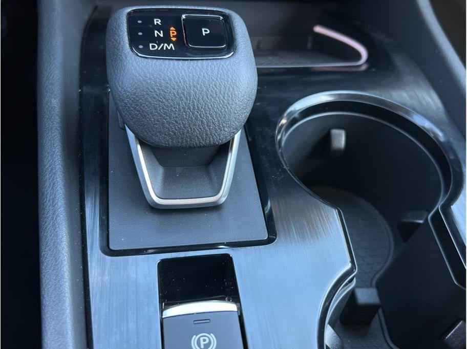 2024 Nissan Rogue SL Sport Utility 4D