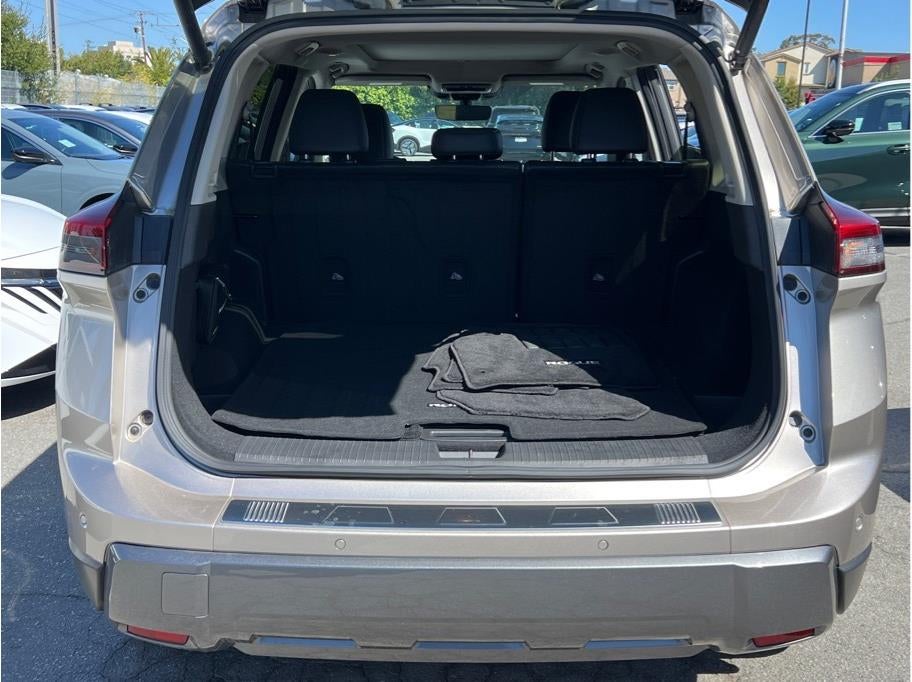 2024 Nissan Rogue SL Sport Utility 4D