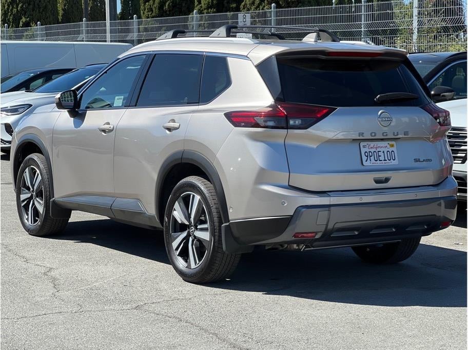 2024 Nissan Rogue SL Sport Utility 4D