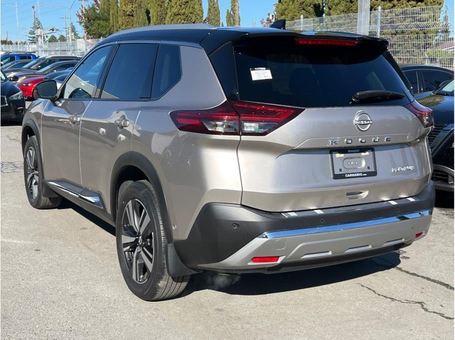 2022 Nissan Rogue Platinum Sport Utility 4D