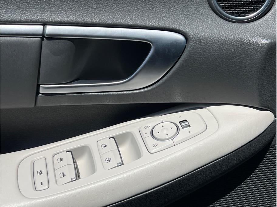 2024 Hyundai Sonata SEL Sedan 4D