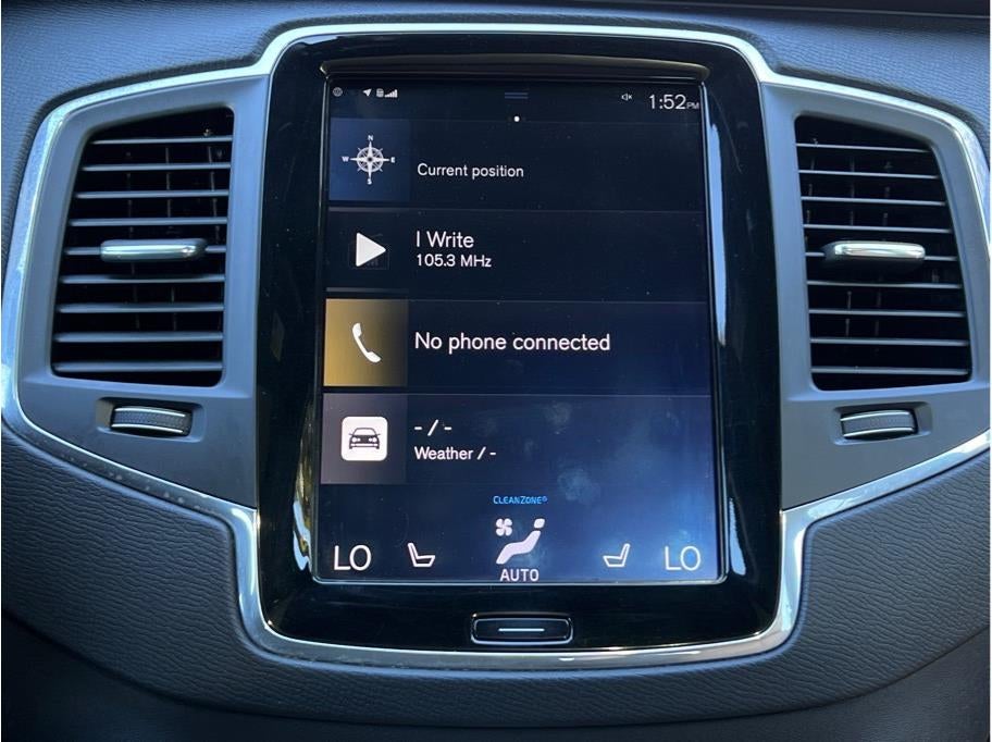 2019 Volvo XC90 T8 Momentum Sport Utility 4D