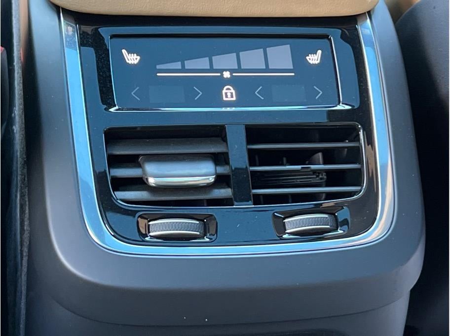 2023 Volvo XC90 T8 Recharge Ultimate Bright Theme Plug-In Hybrid Sport Utility 4D