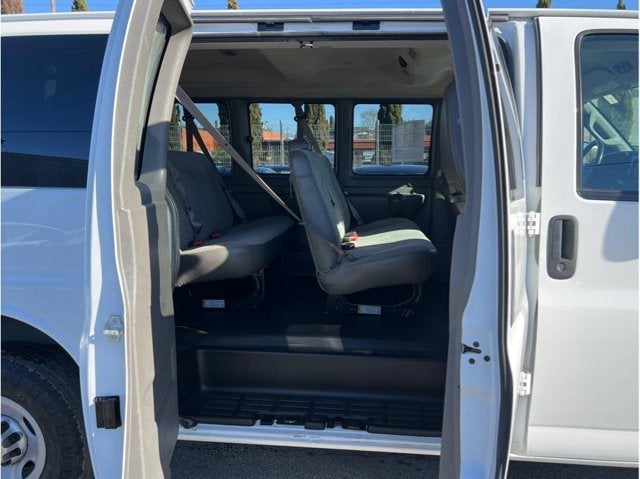 2017 Chevrolet Express 2500 Passenger LS Van 3D