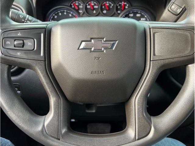 2021 Chevrolet Silverado 1500 Crew Cab Custom Pickup 4D 5 3/4 ft