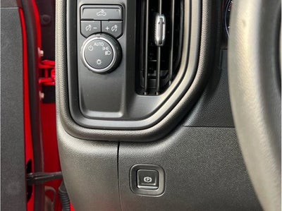 2021 Chevrolet Silverado 1500 Crew Cab Custom Pickup 4D 5 3/4 ft