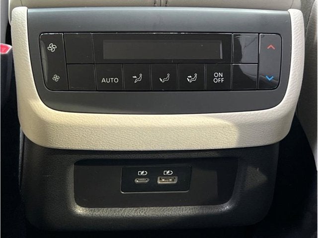 2022 Nissan Pathfinder SV Sport Utility 4D