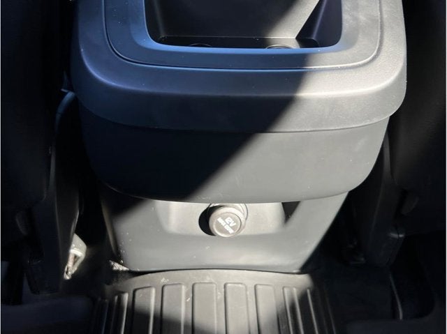 2019 Volvo XC60 T6 R-Design Sport Utility 4D