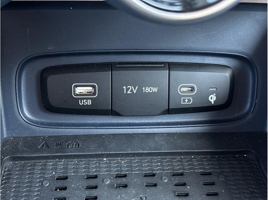 2024 Hyundai Venue Limited Sport Utility 4D