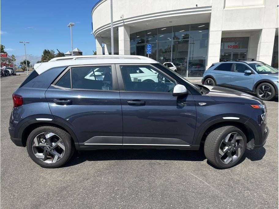 2024 Hyundai Venue Limited Sport Utility 4D
